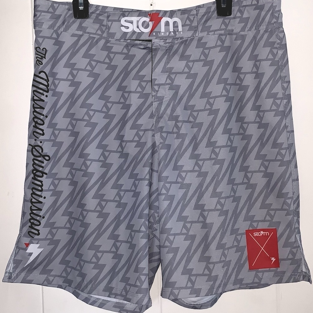 UFC MMA BJJ Storm Kimonos Standard Issue Training Board Shorts Silver Men’s 36